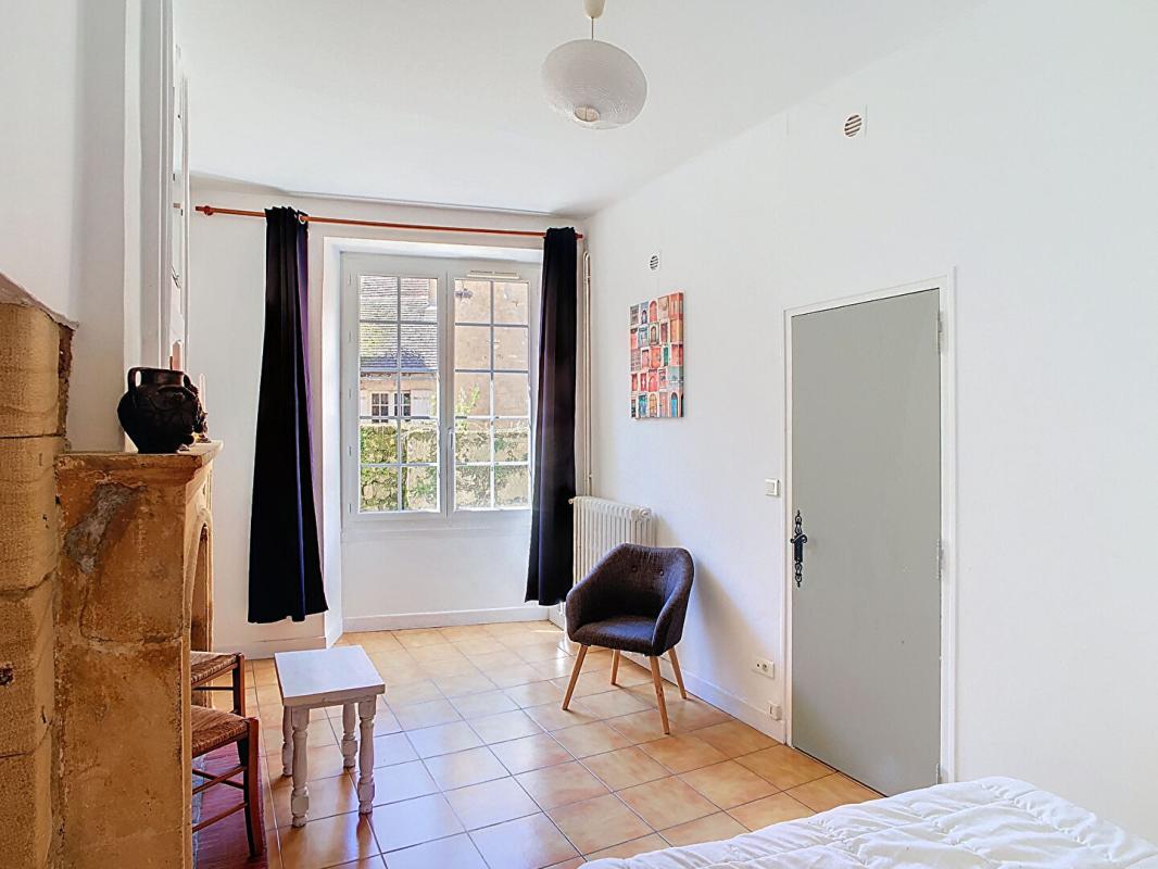 SARLAT-LA-CANEDA Bâtiment composant de 4 appartement au centre de Sarlat-la-Canéda 8