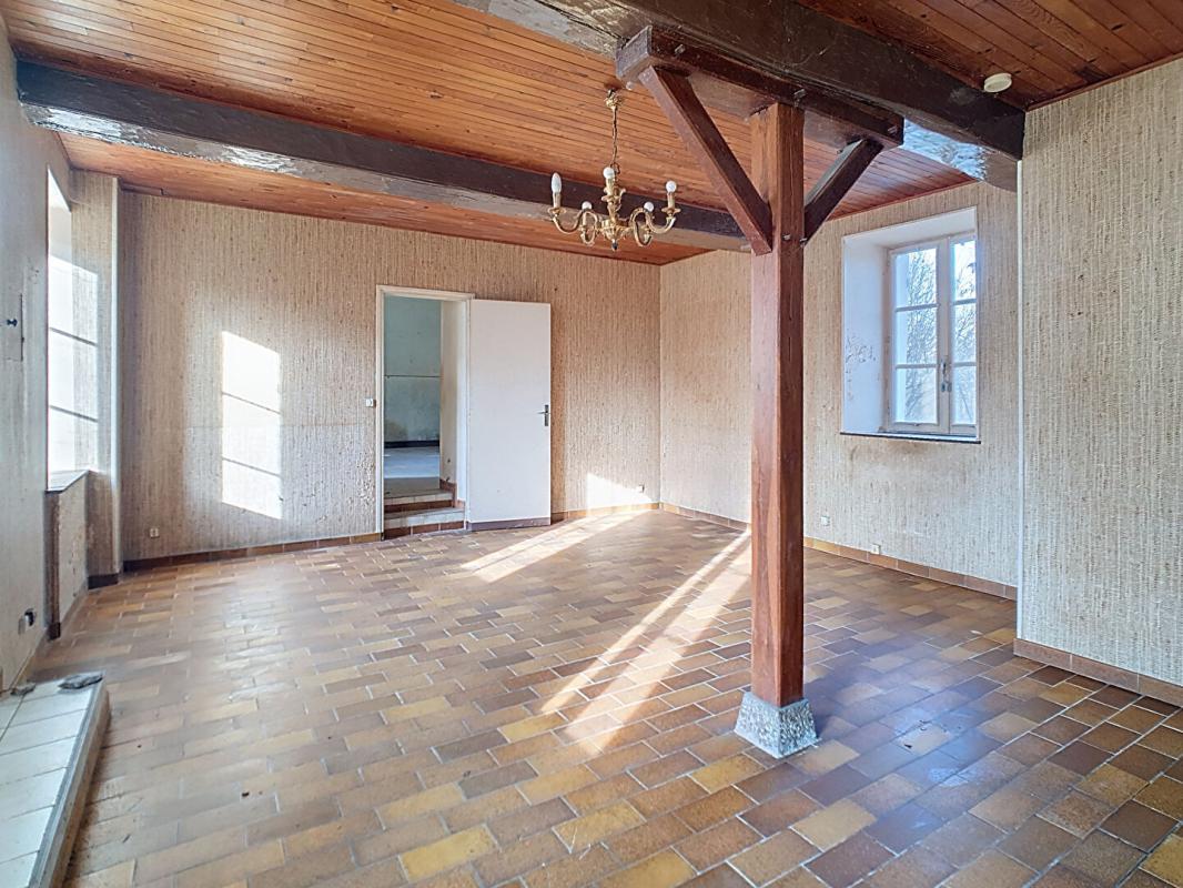 LA ROCHE-EN-BRENIL Maison La Roche En Brenil 3 pièce(s) 9