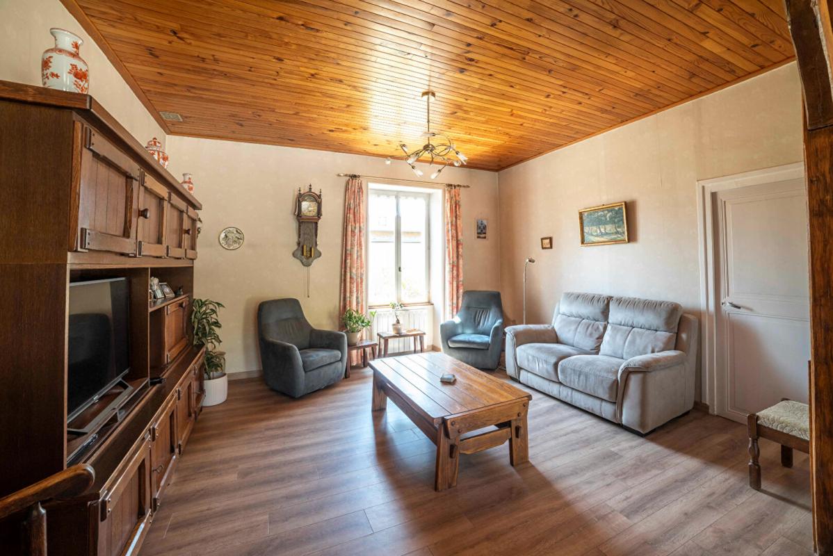 LISSAY-LOCHY Maison Lissay Lochy 8 pièce(s) 235 m2 6