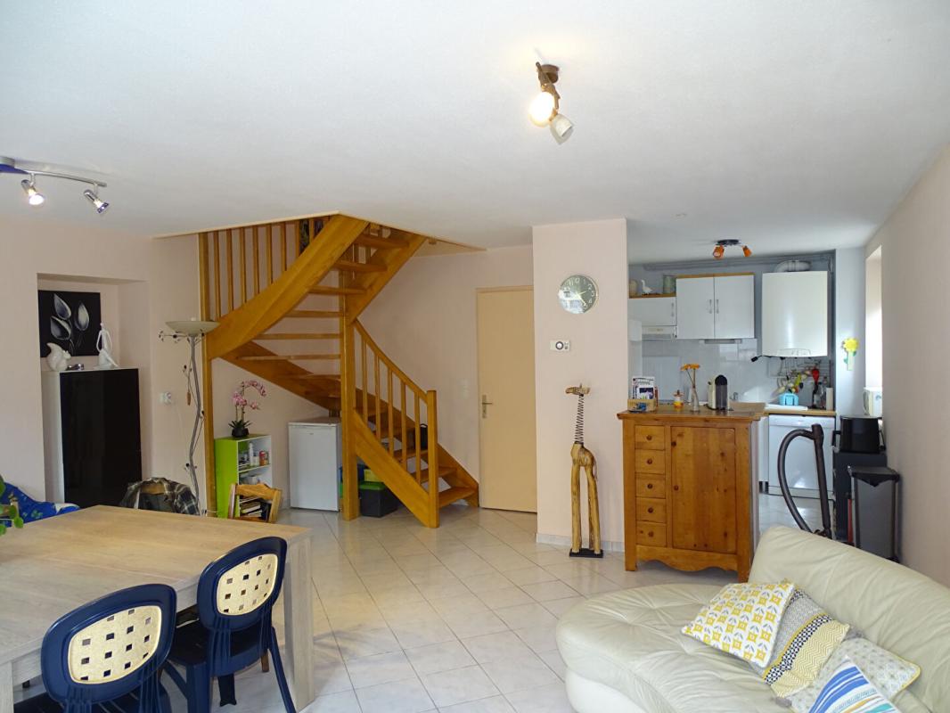 MOIRANS-EN-MONTAGNE Immeuble Moirans En Montagne 8 pièce(s) 170 m2 3