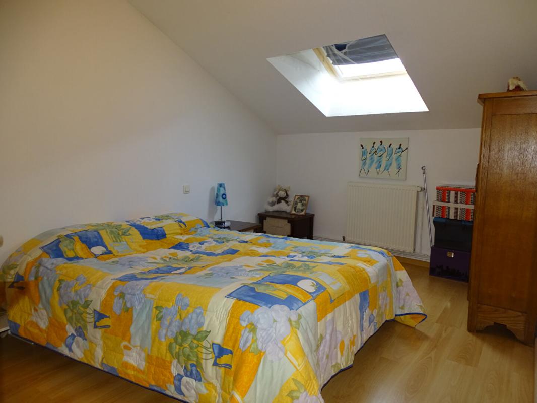 MOIRANS-EN-MONTAGNE Immeuble Moirans En Montagne 8 pièce(s) 170 m2 4