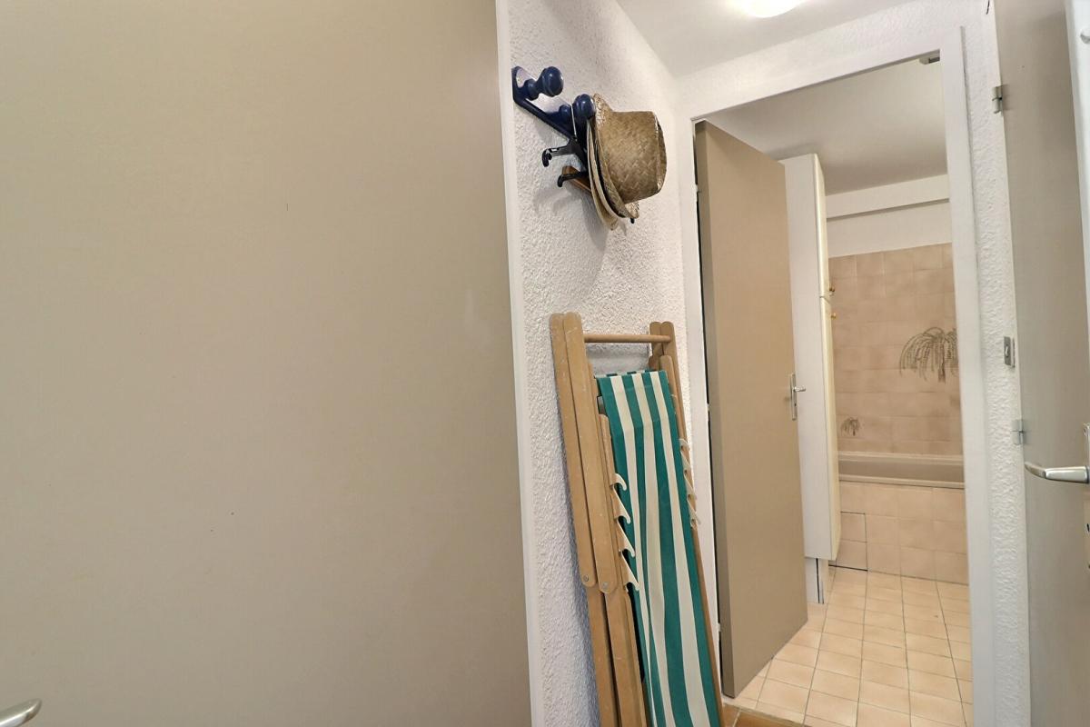 BANDOL Bandol studio avec mezzanine, terrasse vue mer, à pied du centre 15