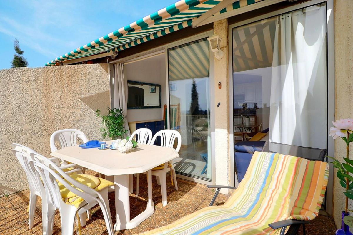 BANDOL Bandol studio avec mezzanine, terrasse vue mer, à pied du centre 6