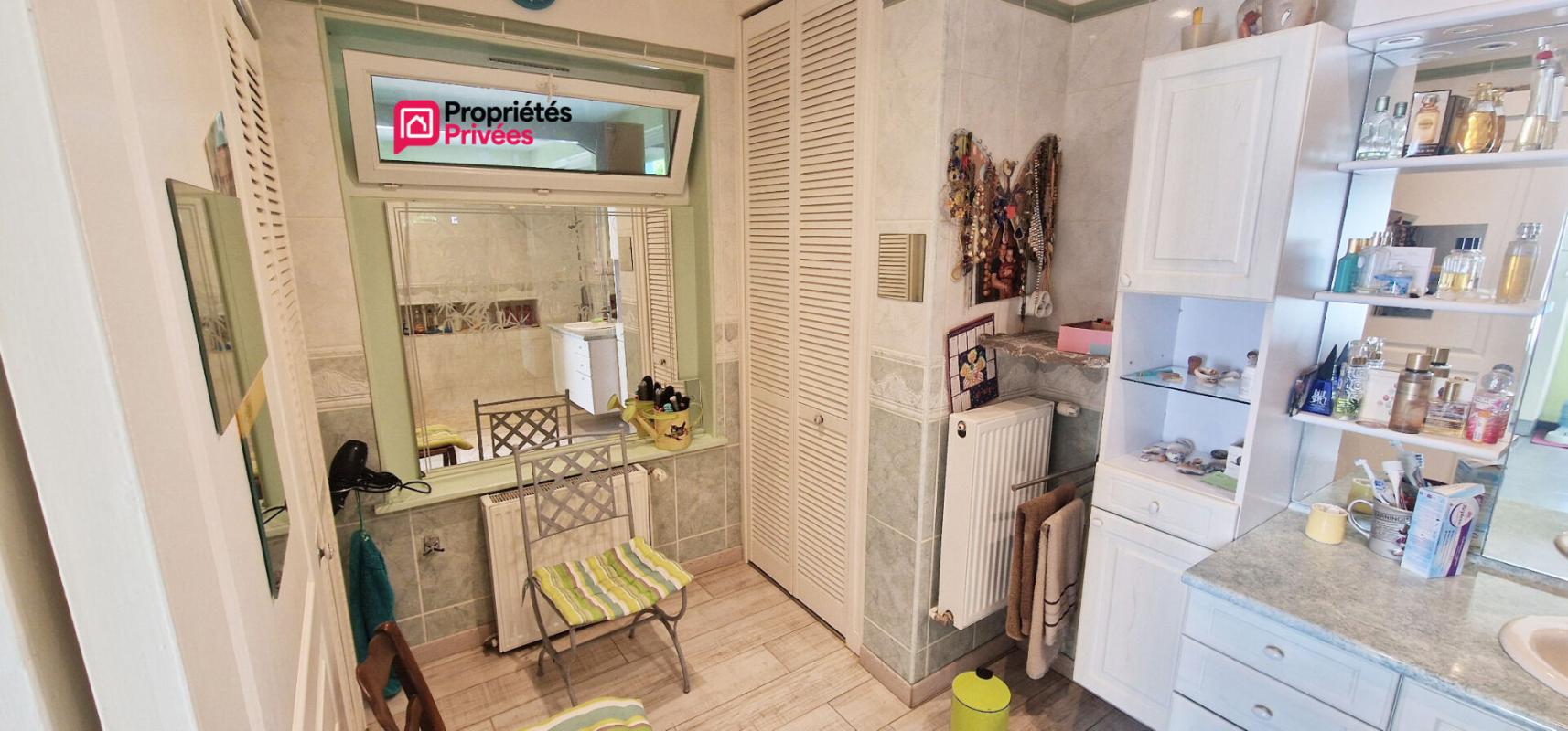 FONTGUENAND Très belle maison rénovée de 133 m² - 5 pièces - terrasses - dépendances - grange  et jardin arboré 11