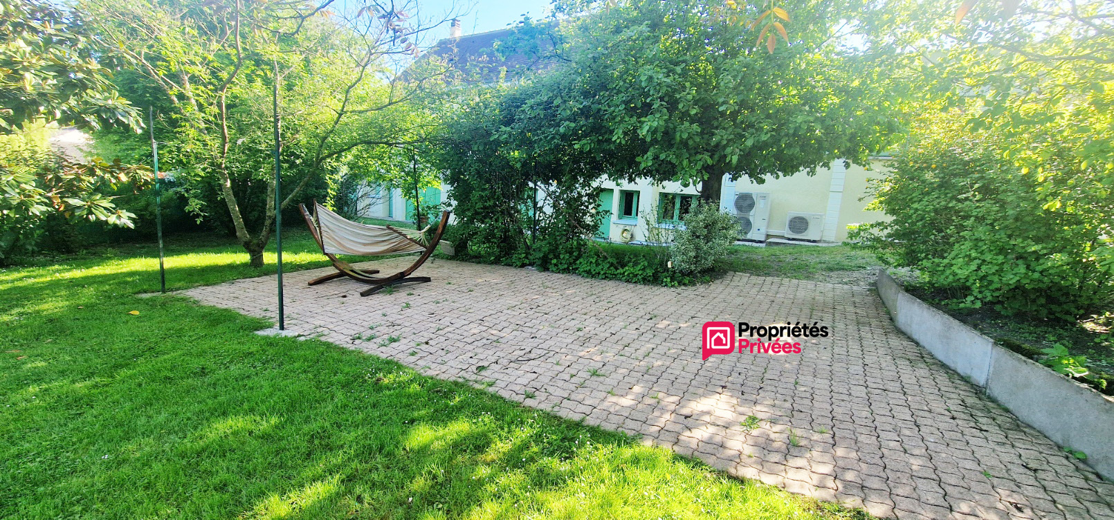 FONTGUENAND Très belle maison rénovée de 133 m² - 5 pièces - terrasses - dépendances - grange  et jardin arboré 17