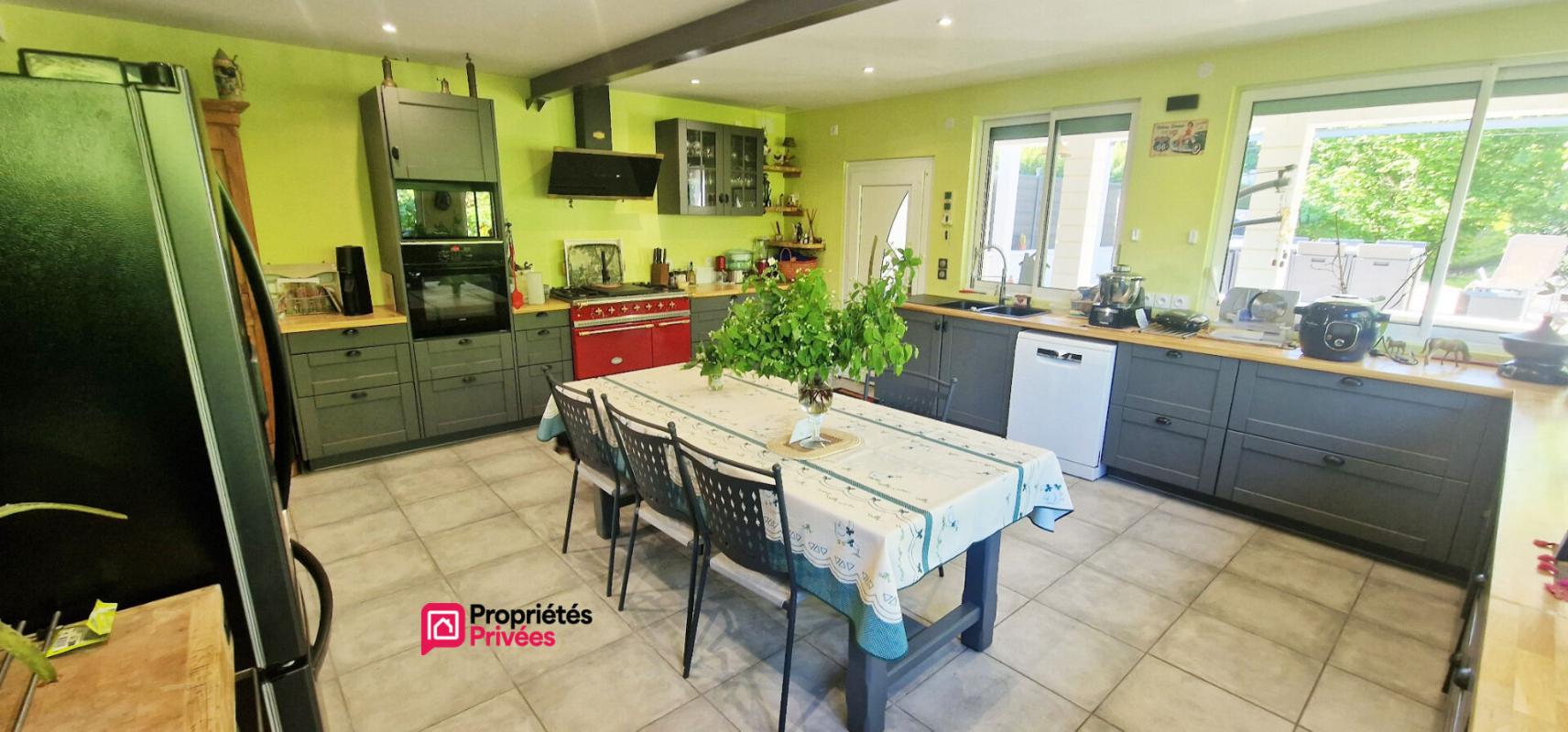 FONTGUENAND Très belle maison rénovée de 133 m² - 5 pièces - terrasses - dépendances - grange  et jardin arboré 4