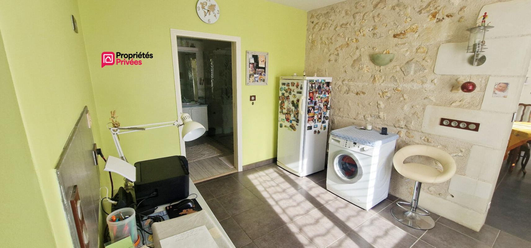 FONTGUENAND Très belle maison rénovée de 133 m² - 5 pièces - terrasses - dépendances - grange  et jardin arboré 9