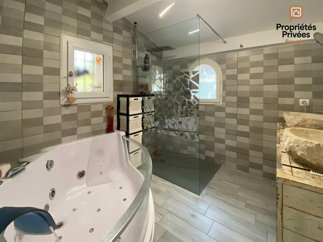 BRAS VIVEZ EN VACANCES TOUTE L'ANNÉE - Villa 135m2 avec Piscine, Sauna & Jacuzzi - 6 385 m² - Sans Vis-à-Vis - BRAS 83149 13