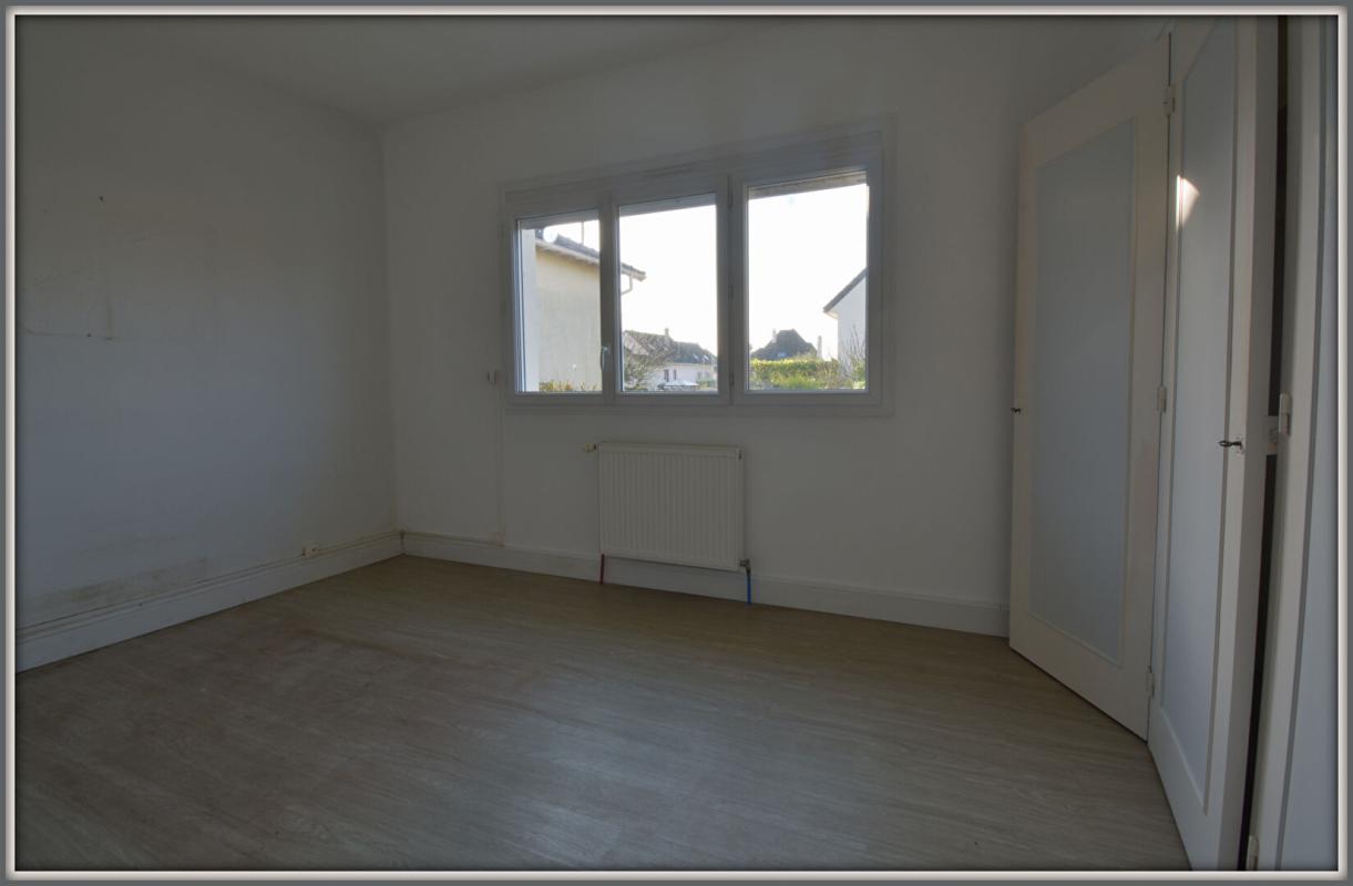 VARENNES-SUR-SEINE À VENDRE  Maison de plain-pied 73 m² avec garage et jardin 4