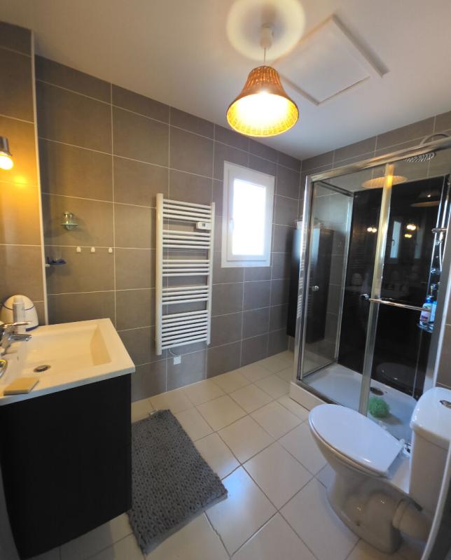 LES TOURRETTES Maison avec jardin et garage 9