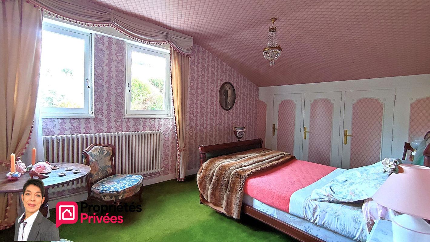 THIZY THIZY-LES-BOURGS (69240) Maison individuelle 218 m² habitables, terrain 2000 m², 4 chambres, garages, annexes 15