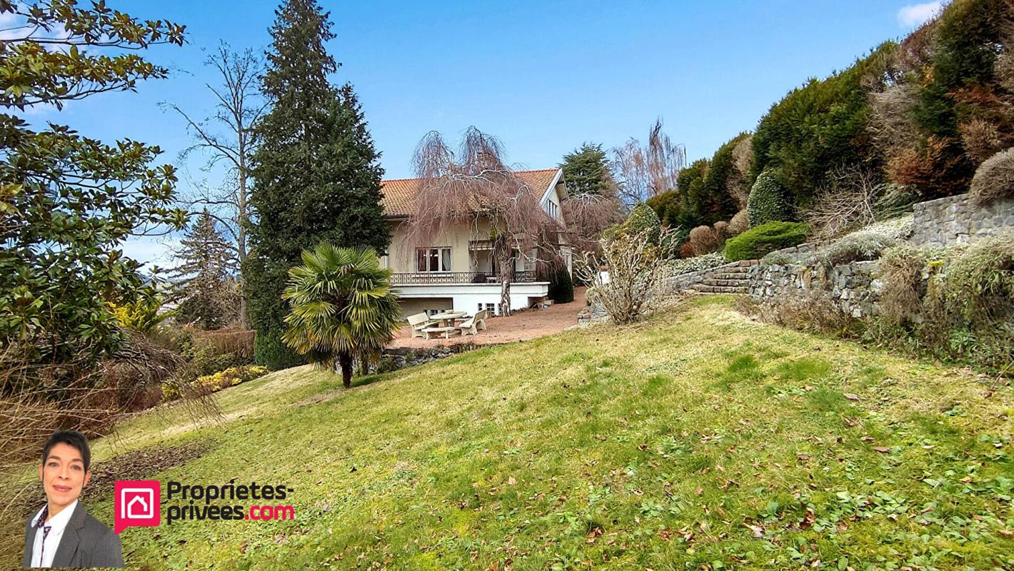THIZY THIZY-LES-BOURGS (69240) Maison individuelle 218 m² habitables, terrain 2000 m², 4 chambres, garages, annexes 17