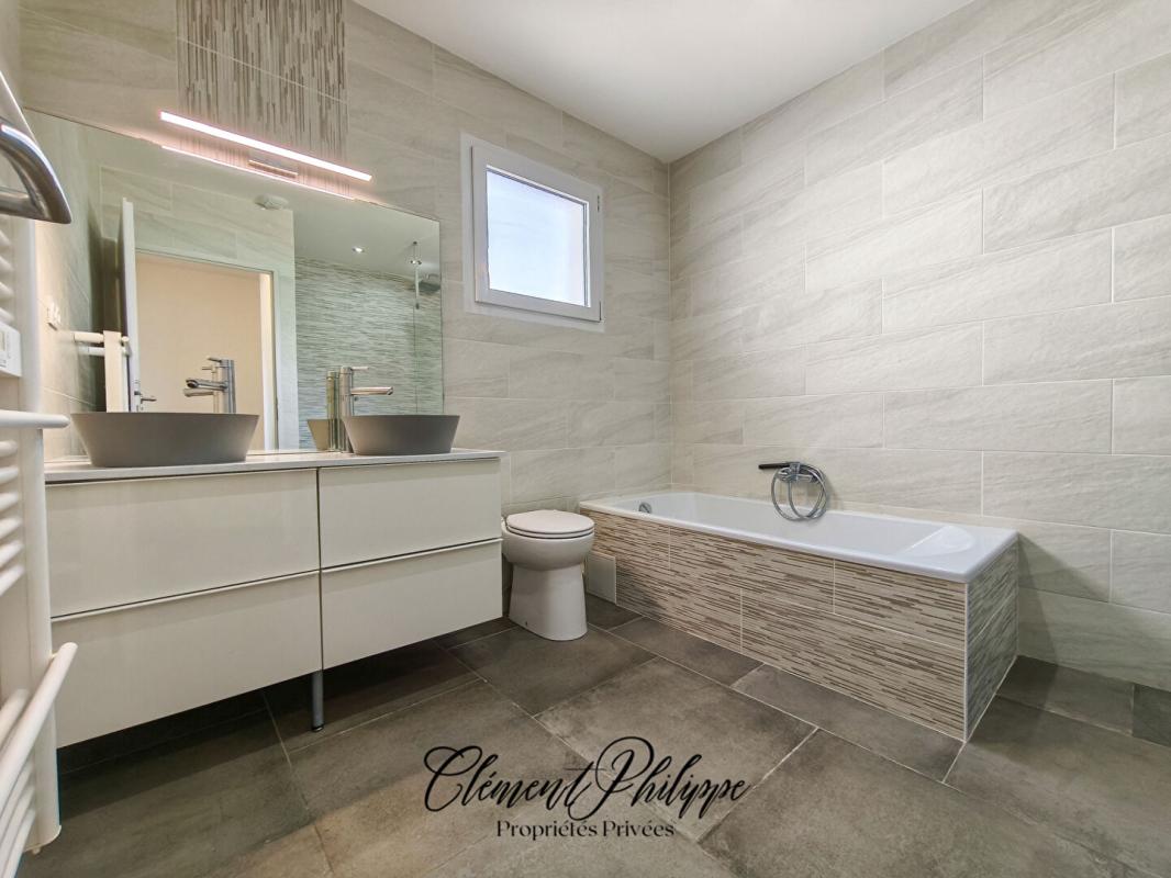 CARCASSONNE Villa proche Carcassonne 5 pièces 4 chambres 8