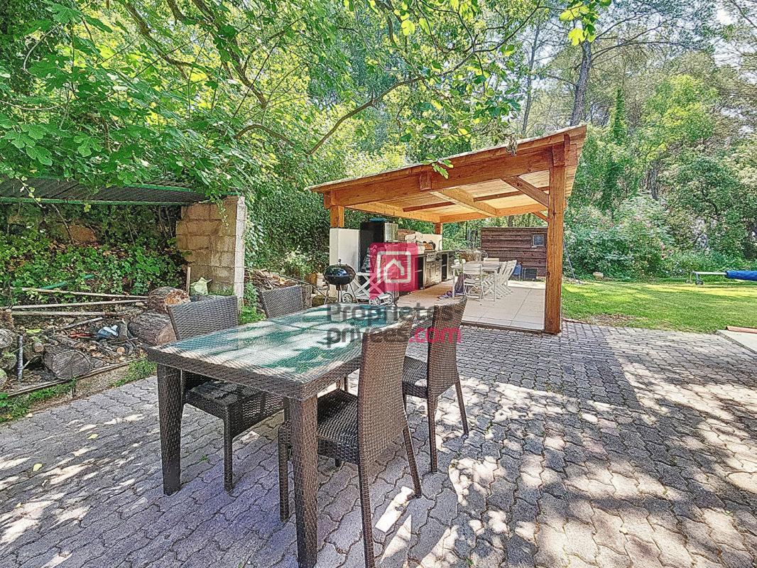 LA MOTTE Villa de caractère- La Motte 9 pièces-226 m2- PISCINE- GARAGE 12