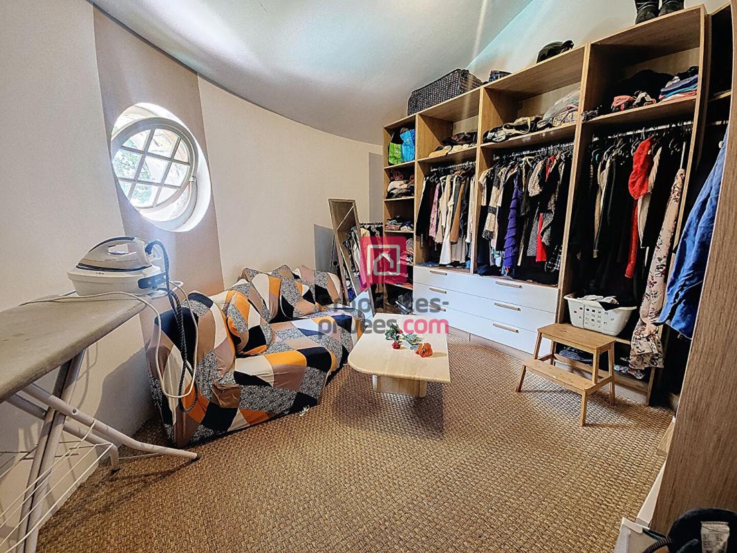 LA MOTTE Villa de caractère- La Motte 9 pièces-226 m2- PISCINE- GARAGE 14