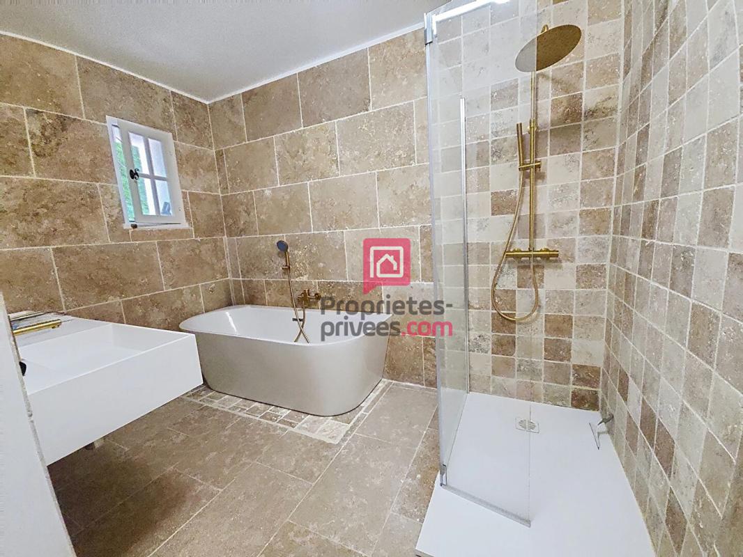 LA MOTTE Villa de caractère- La Motte 9 pièces-226 m2- PISCINE- GARAGE 18