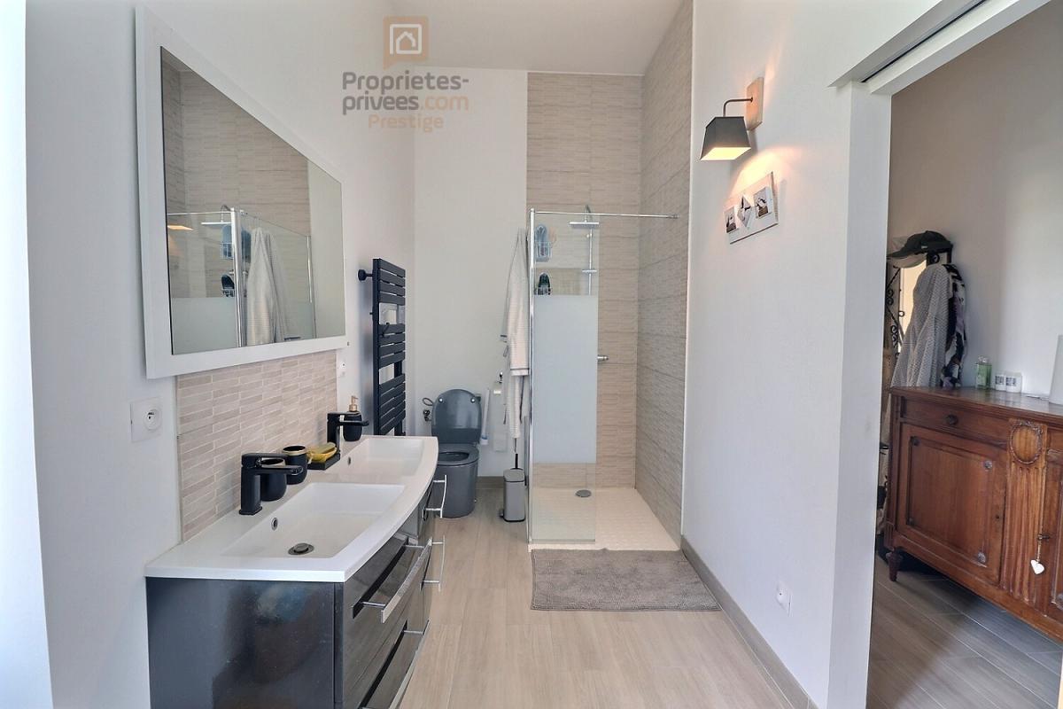 VILLENEUVE-LA-COMTESSE Demeure de prestige Villeneuve La Comtesse 15