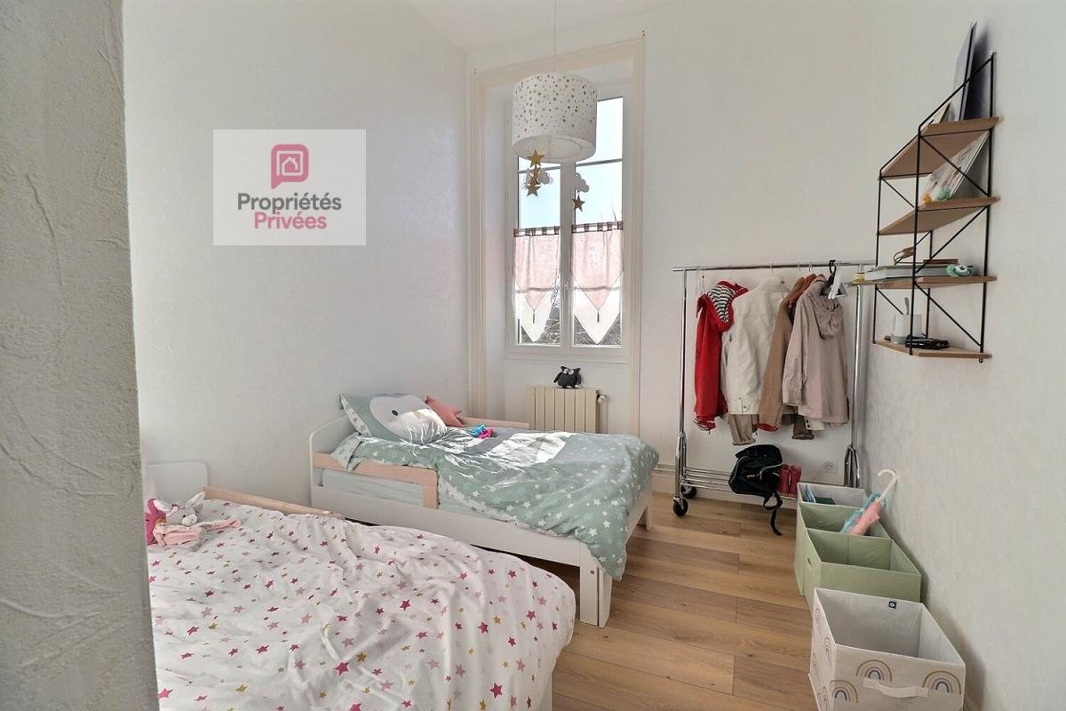 ROCHEFORT Maison de maître de 1874 - Parc arboré, piscine et dépendances 10