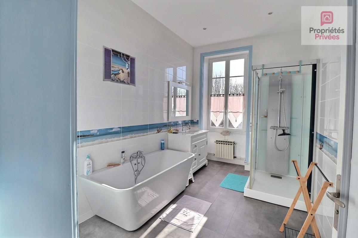 ROCHEFORT Maison de maître de 1874 - Parc arboré, piscine et dépendances 12