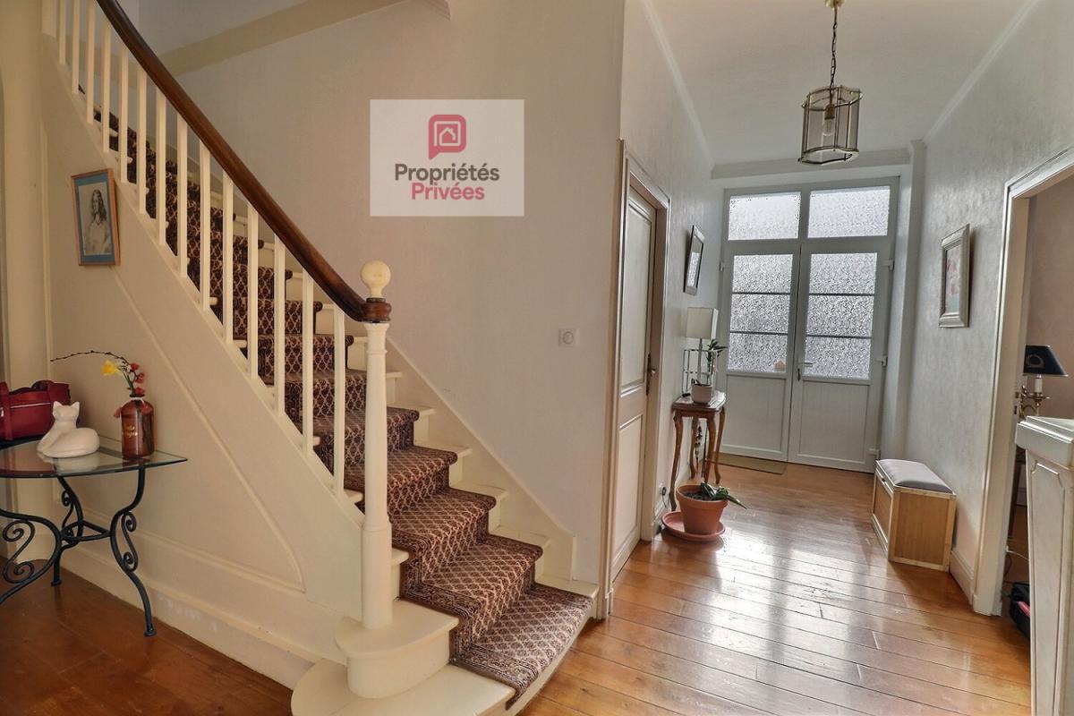 ROCHEFORT Maison de maître de 1874 - Parc arboré, piscine et dépendances 7