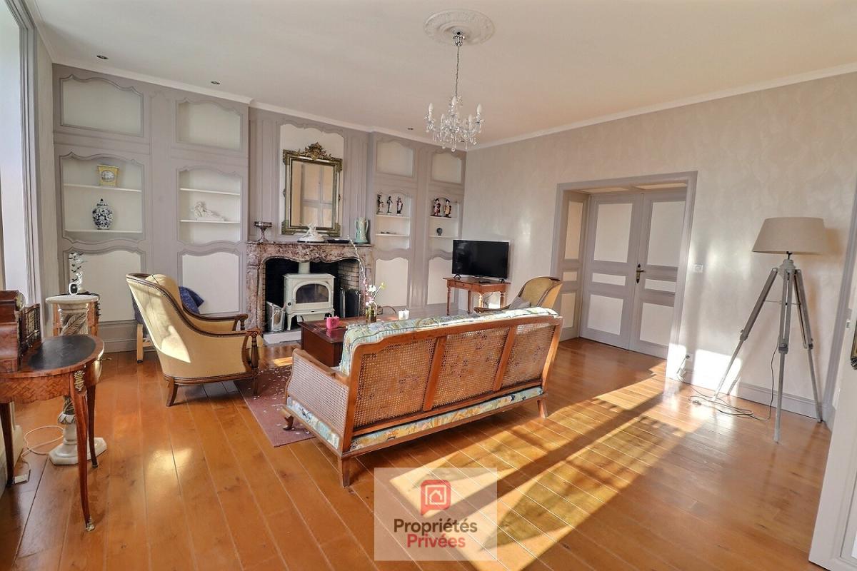 ROCHEFORT Maison de maître de 1874 - Parc arboré, piscine et dépendances 8