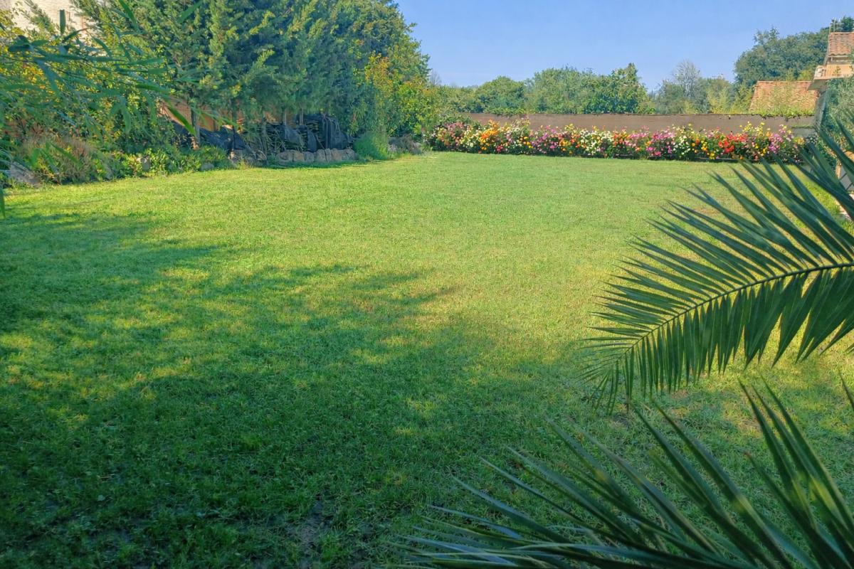 SOLLIES-VILLE Sollies Ville  Villa de plain-pied de 260m² sur un terrain de 1600m² 3