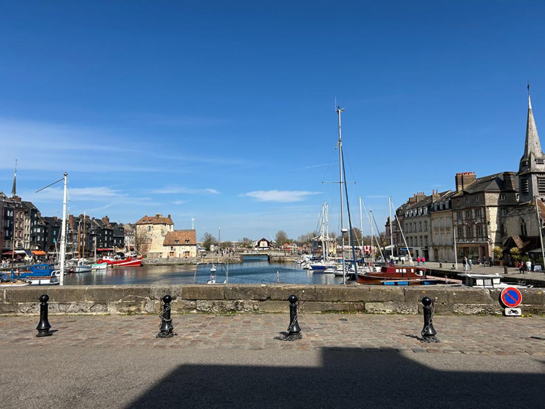 HONFLEUR 14600 Honfleur Appartement duplex 3 pièces refait à neuf 315 000 E 11