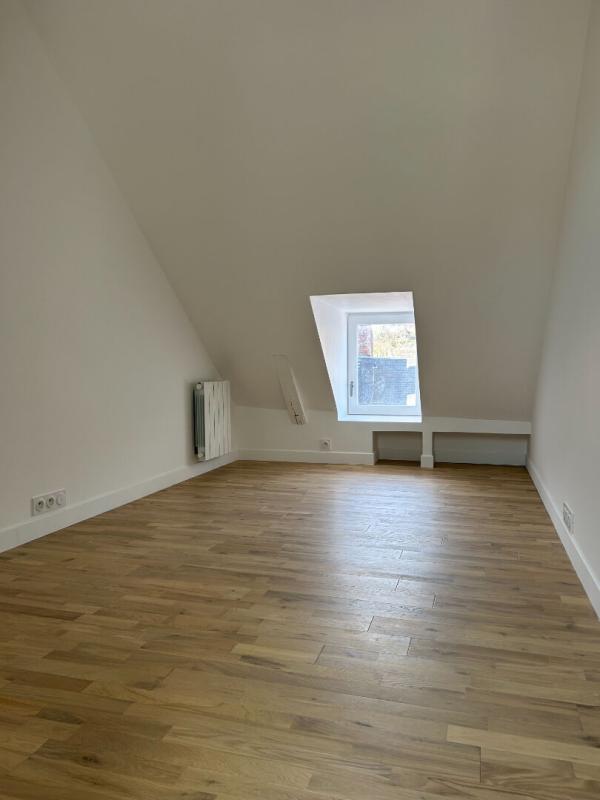 HONFLEUR 14600 Honfleur Appartement duplex 3 pièces refait à neuf 315 000 E 7