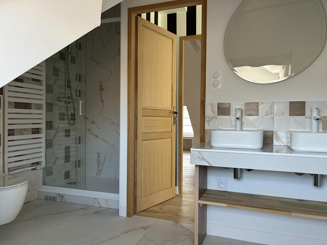 HONFLEUR 14600 Honfleur Appartement duplex 3 pièces refait à neuf 315 000 E 9