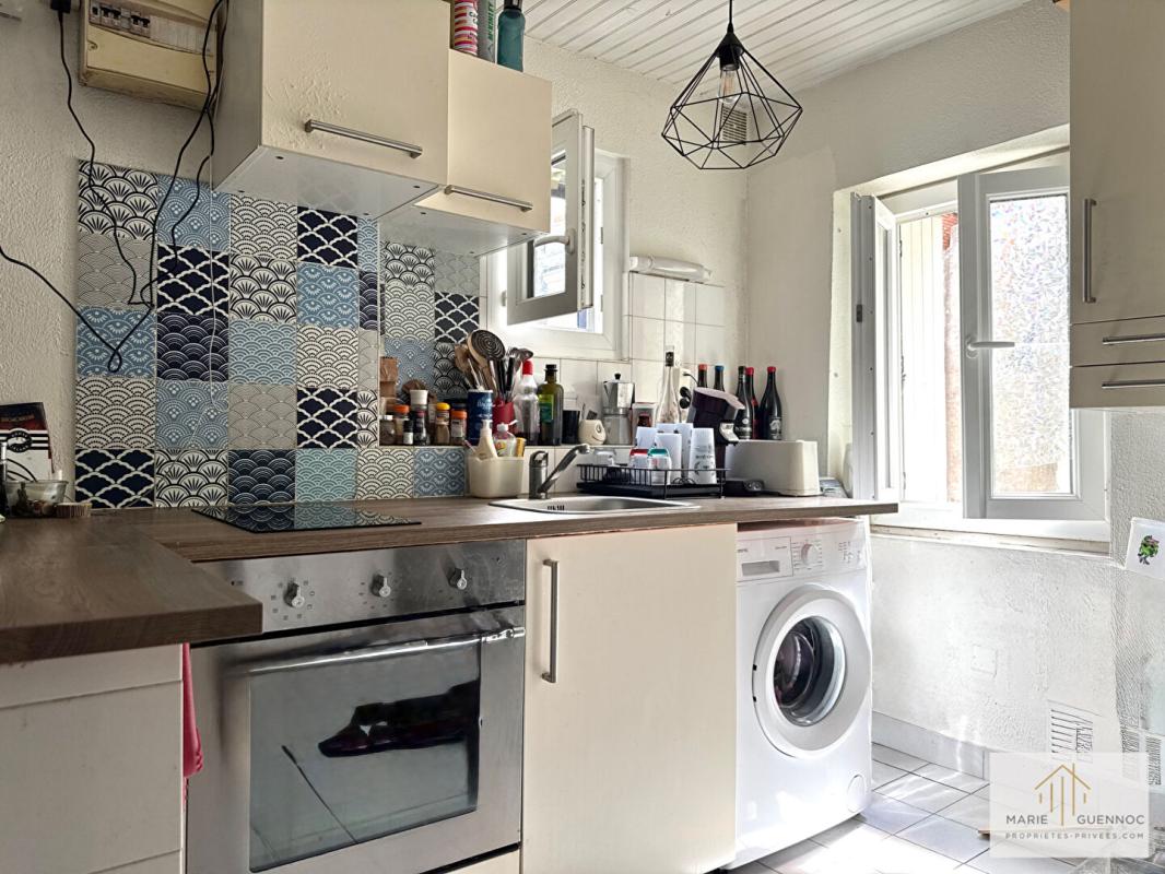 NANTES Studio en duplex hyper centre de Nantes vendu avec cave et locataire en place 4