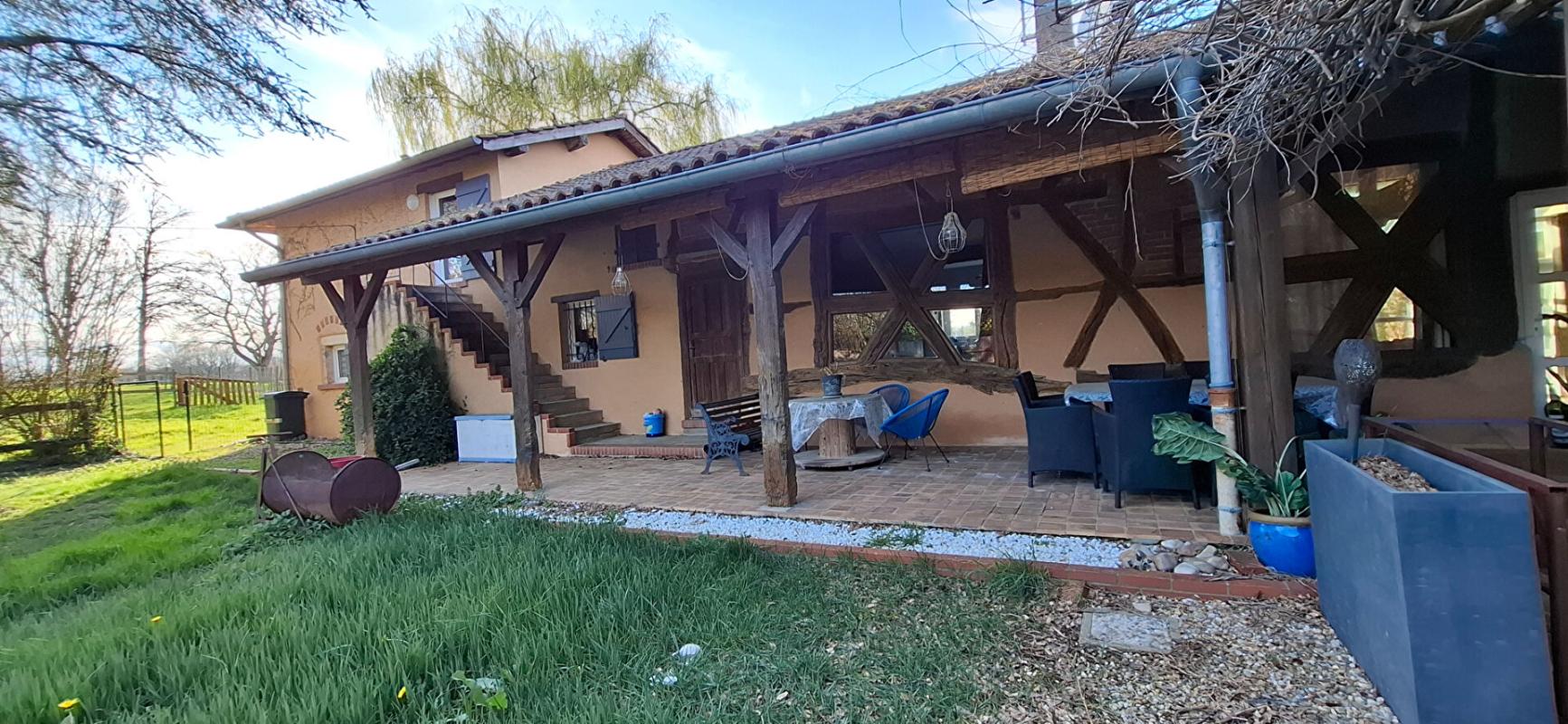 SAINT-ANDRE-D'HUIRIAT Propriété équestre  dans l 'Ain sur 11 hectares 15