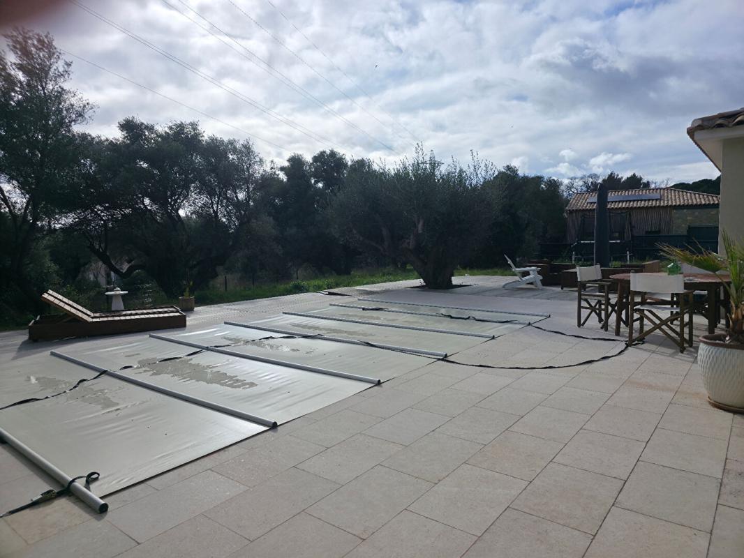 OLLIOULES Maison Ollioules 5 pièce(s) 164 m2 989000 EUR 9