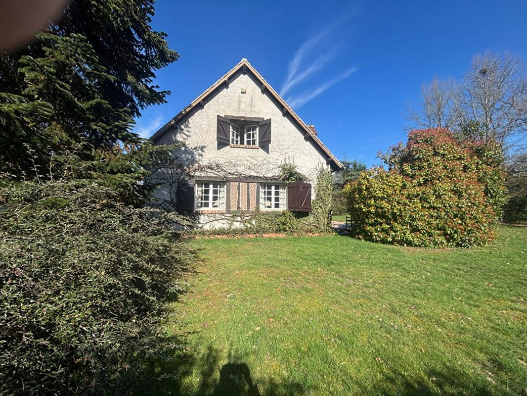 NOUAN-LE-FUZELIER Maison solognote au coeur d'un environnement calme et arboré 17