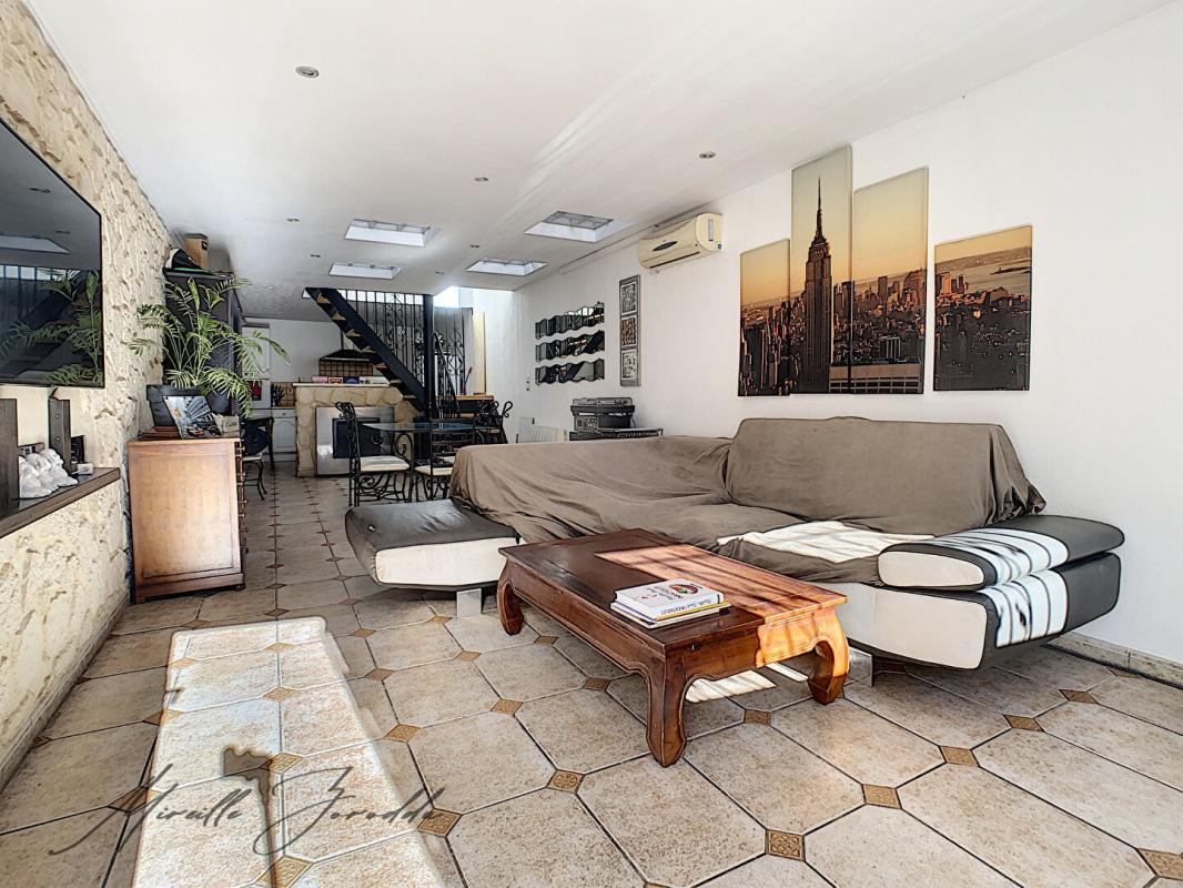 JONQUIERES-SAINT-VINCENT Jonquieres Saint Vincent maison en pierre 114m² avec terrasse et garage 3