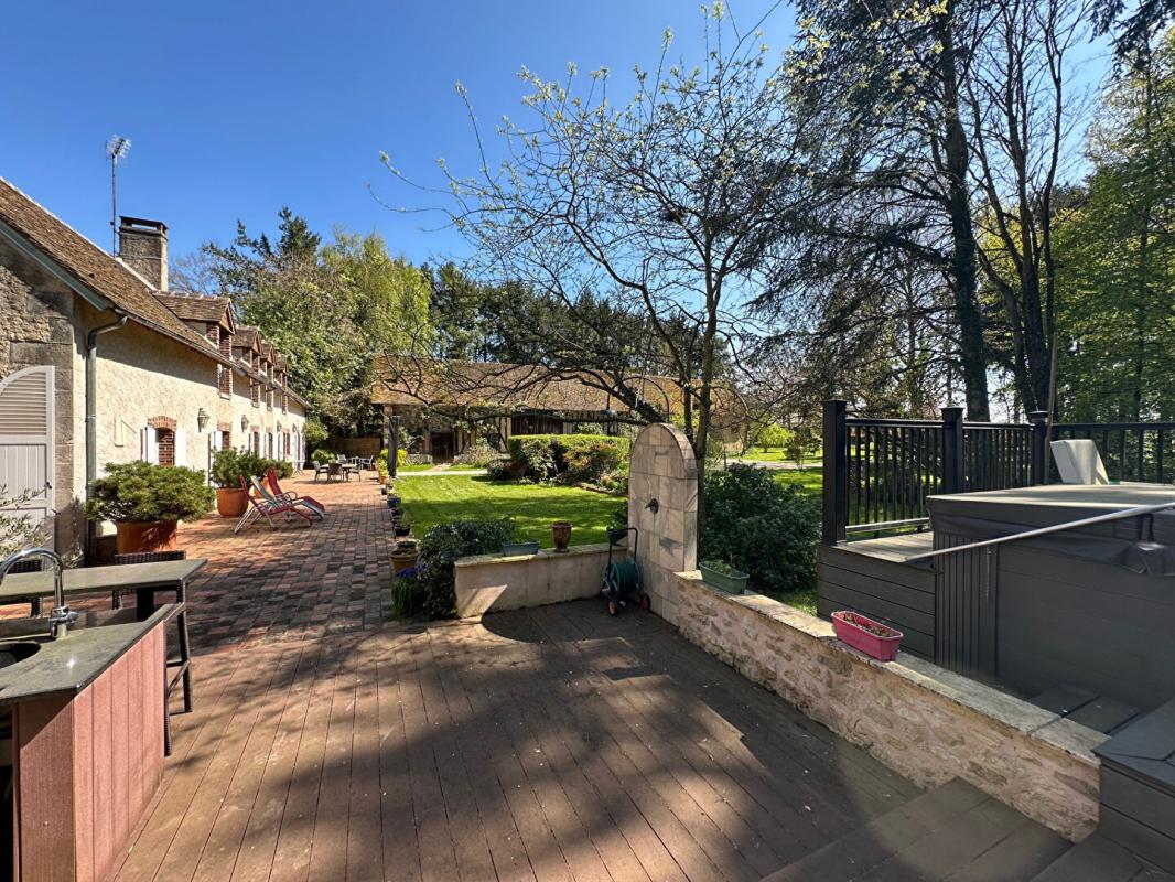 MONTARGIS 1h30 de PARIS - SPACIEUSE PROPRIETE, DEPENDANCE, SPA et JACUZZI - MAGNIFIQUE PARC de 7000 m2 environ 10