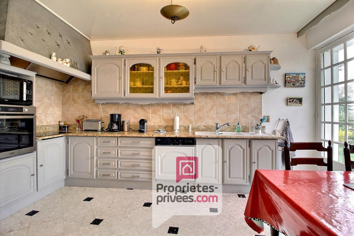 AMILLY A VENDRE Secteur recherché AMILLY - SPACIEUSE MAISON, PISCINE, JARDIN, ACCES  PRIVATIF AU CANAL DE BRIARE 3