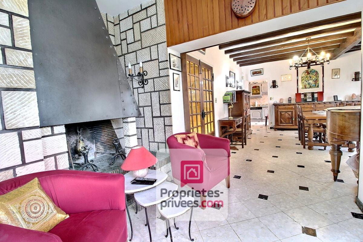 AMILLY A VENDRE Secteur recherché AMILLY - SPACIEUSE MAISON, PISCINE, JARDIN, ACCES  PRIVATIF AU CANAL DE BRIARE 5