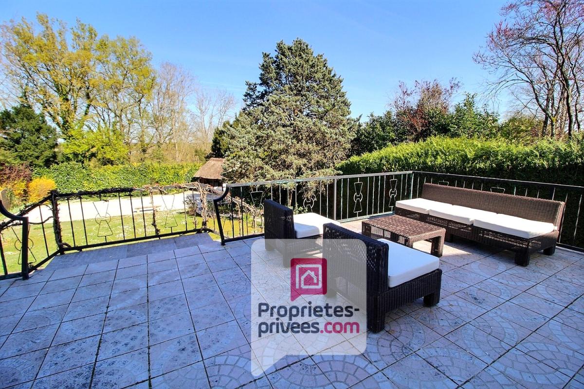 AMILLY A VENDRE Secteur recherché AMILLY - SPACIEUSE MAISON, PISCINE, JARDIN, ACCES  PRIVATIF AU CANAL DE BRIARE 7