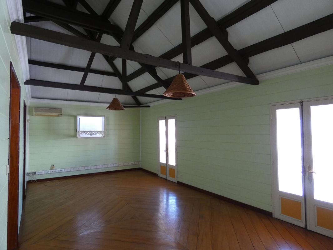 SAINT-JOSEPH 97480 Saint Joseph ensemble immobilier env 280m²  sur 610m² centre ville 10