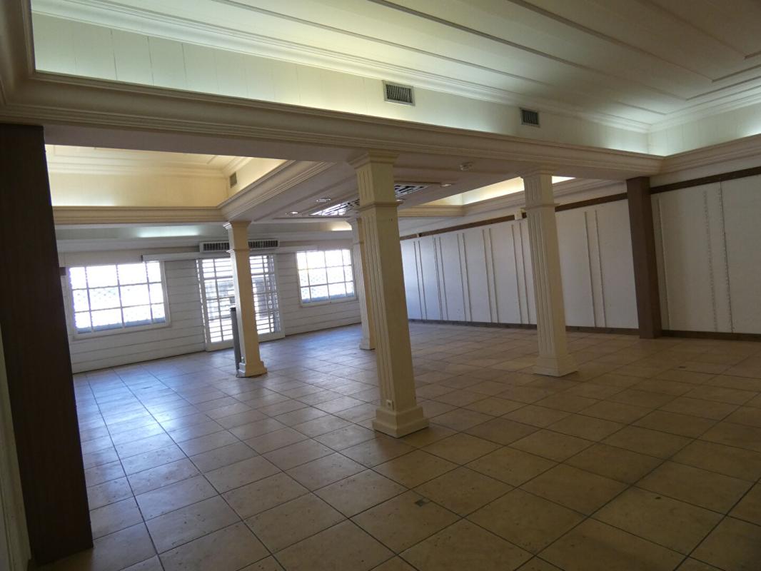 SAINT-JOSEPH 97480 Saint Joseph ensemble immobilier env 280m²  sur 610m² centre ville 12