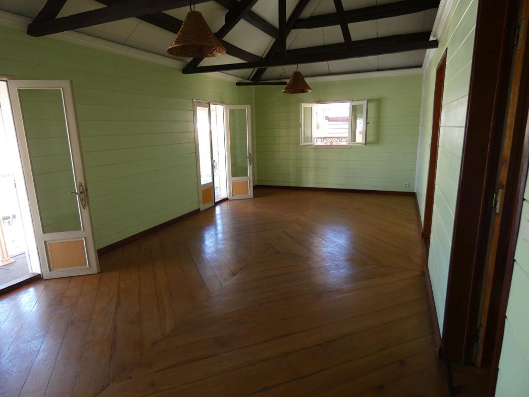 SAINT-JOSEPH 97480 Saint Joseph ensemble immobilier env 280m²  sur 610m² centre ville 6