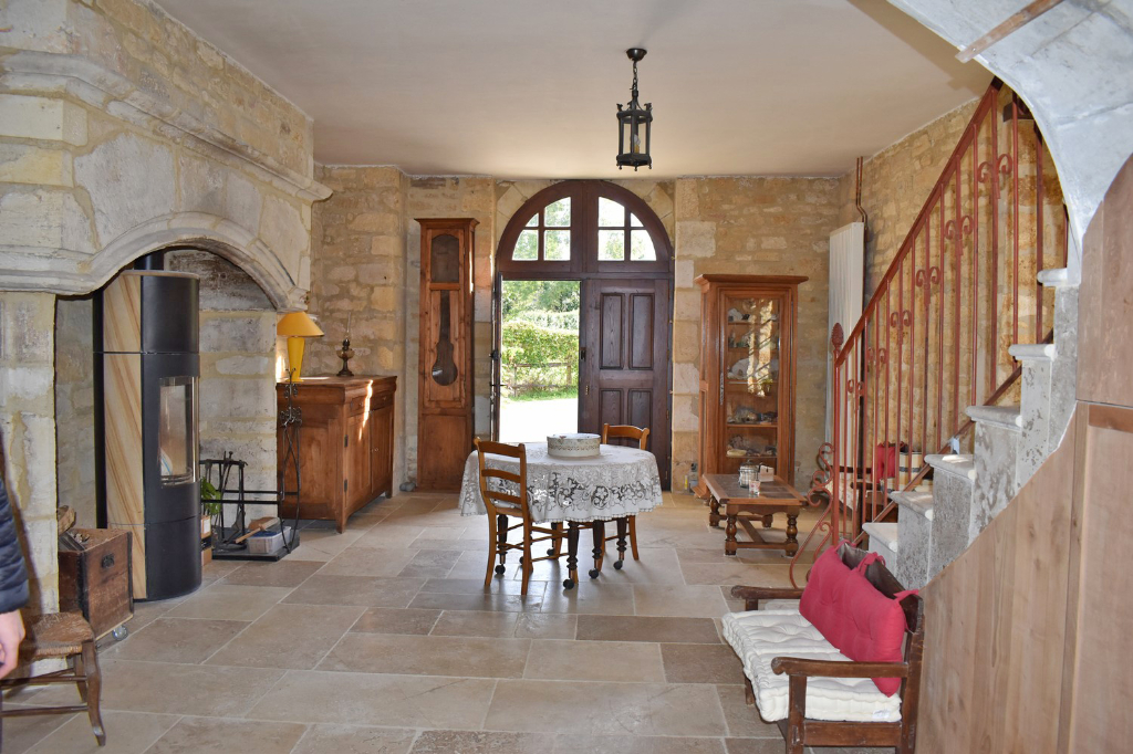 SALIGNAC-EYVIGUES Demeure de prestige Salignac Eyvignes 9 pièce(s) 275 m2 9