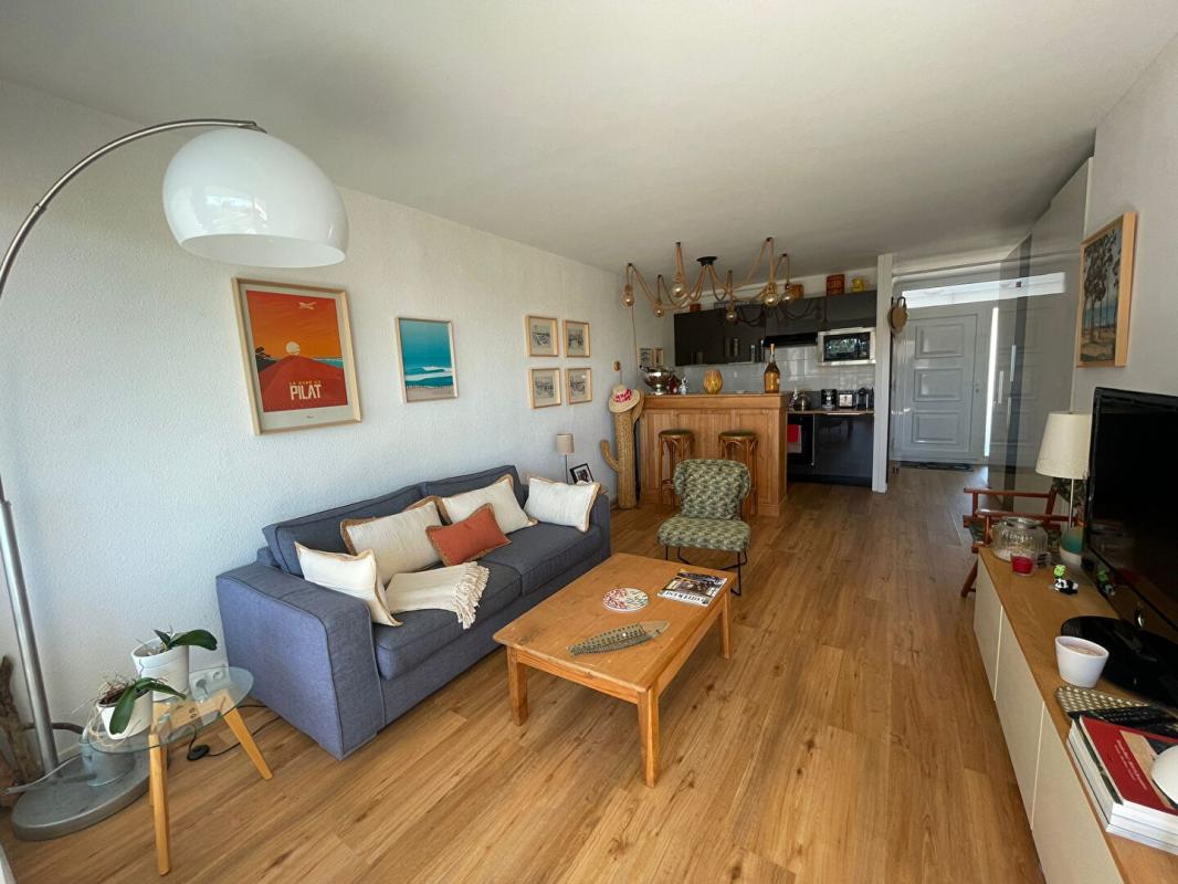 ARCACHON ARCACHON - AIGUILLON. Appartement rénové. 3 pièces. 48 m² 4