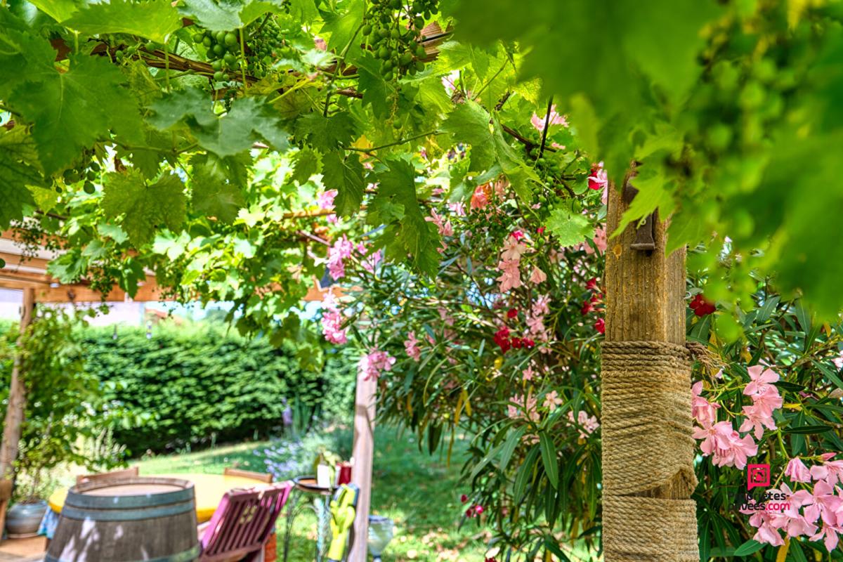 SIMANDRES Simandres T2 de 47 m2 - Jardin 430 m² - Place de parking 10