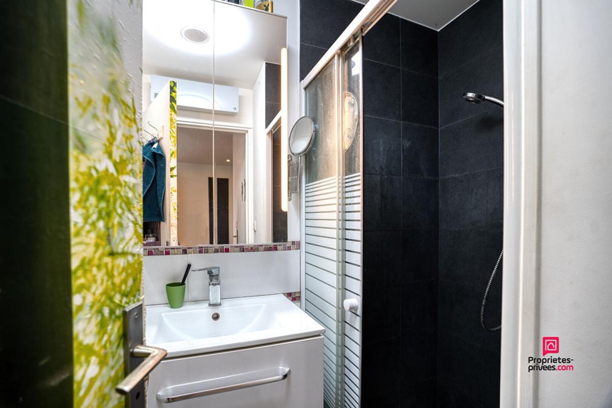 SIMANDRES Simandres T2 de 47 m2 - Jardin 430 m² - Place de parking 9