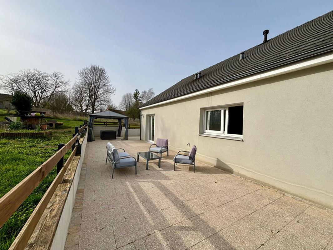 SAINT-BENIN-D'AZY Maison Saint Benin D Azy - 5 pièces 97m² - 3 chambres - plain pied - DPE A 12