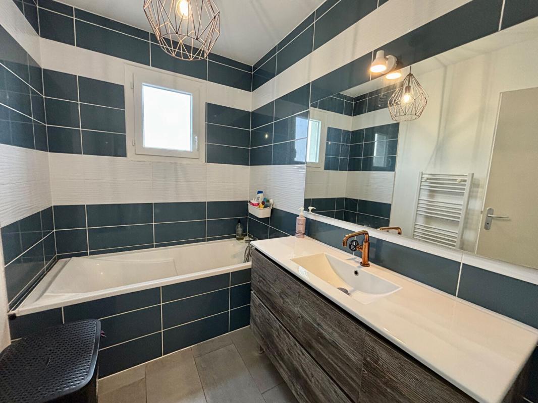 SAINT-BENIN-D'AZY Maison Saint Benin D Azy - 5 pièces 97m² - 3 chambres - plain pied - DPE A 8