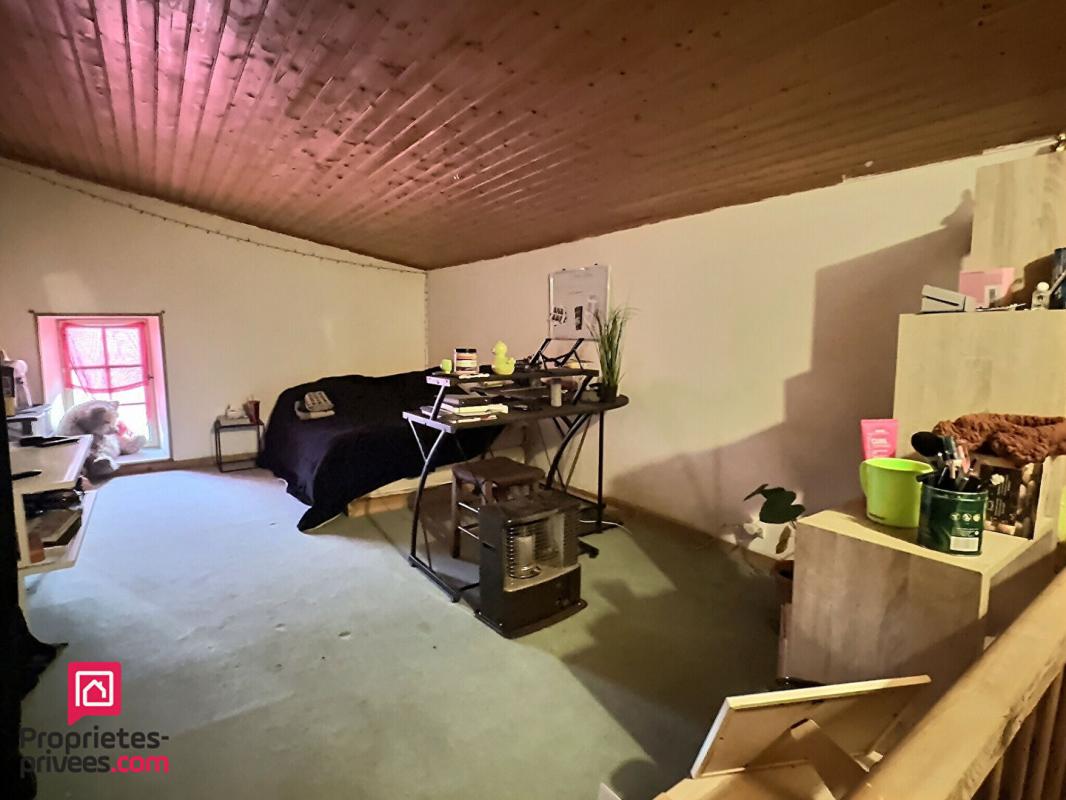 SAINT-MARTIN-PETIT Maison Saint Martin Petit 4 pièces avec grange attenante 8