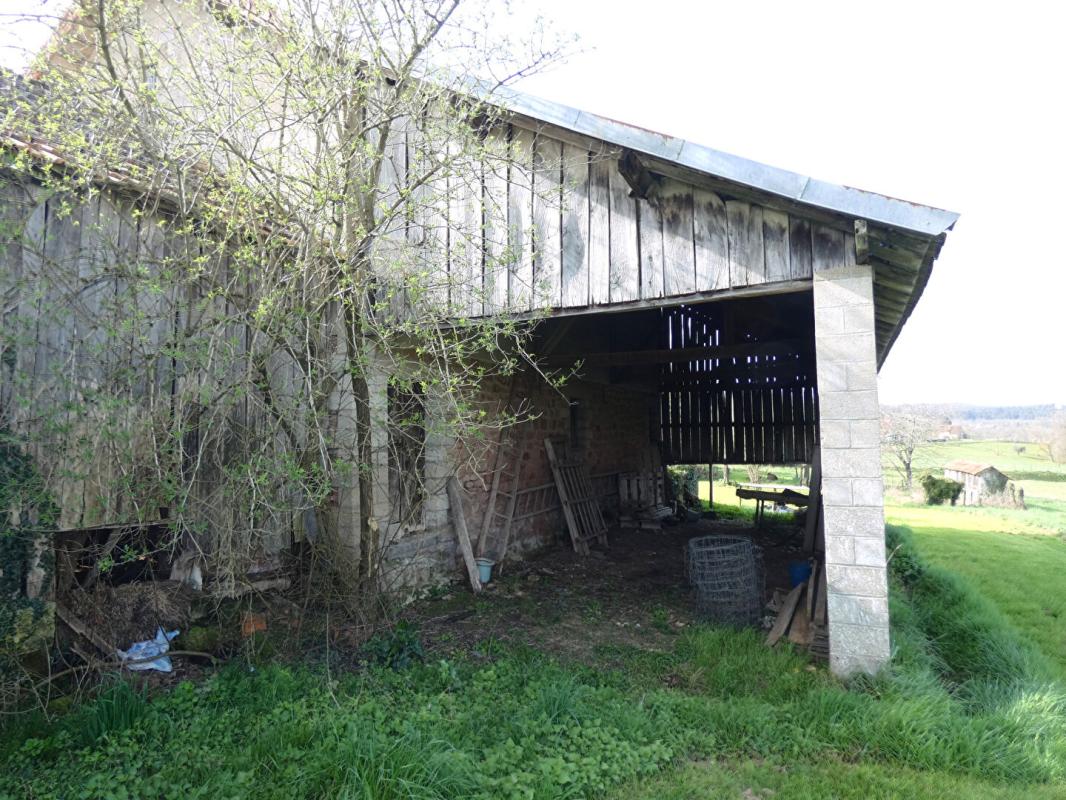 NAILHAC Maison Nailhac 160 m2 / 4 chambres / grange / hangar / terrain 1 hectare 6