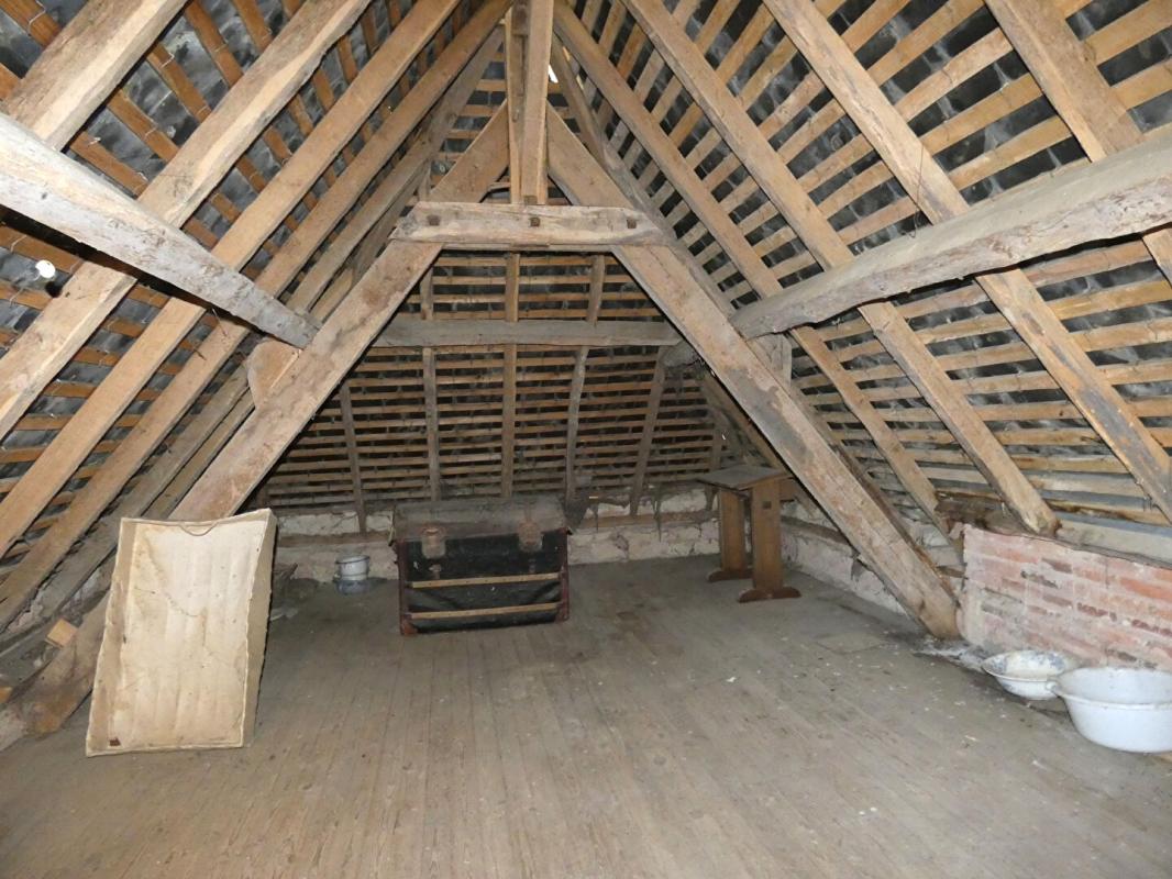 NAILHAC Maison Nailhac 160 m2 / 4 chambres / grange / hangar / terrain 1 hectare 8